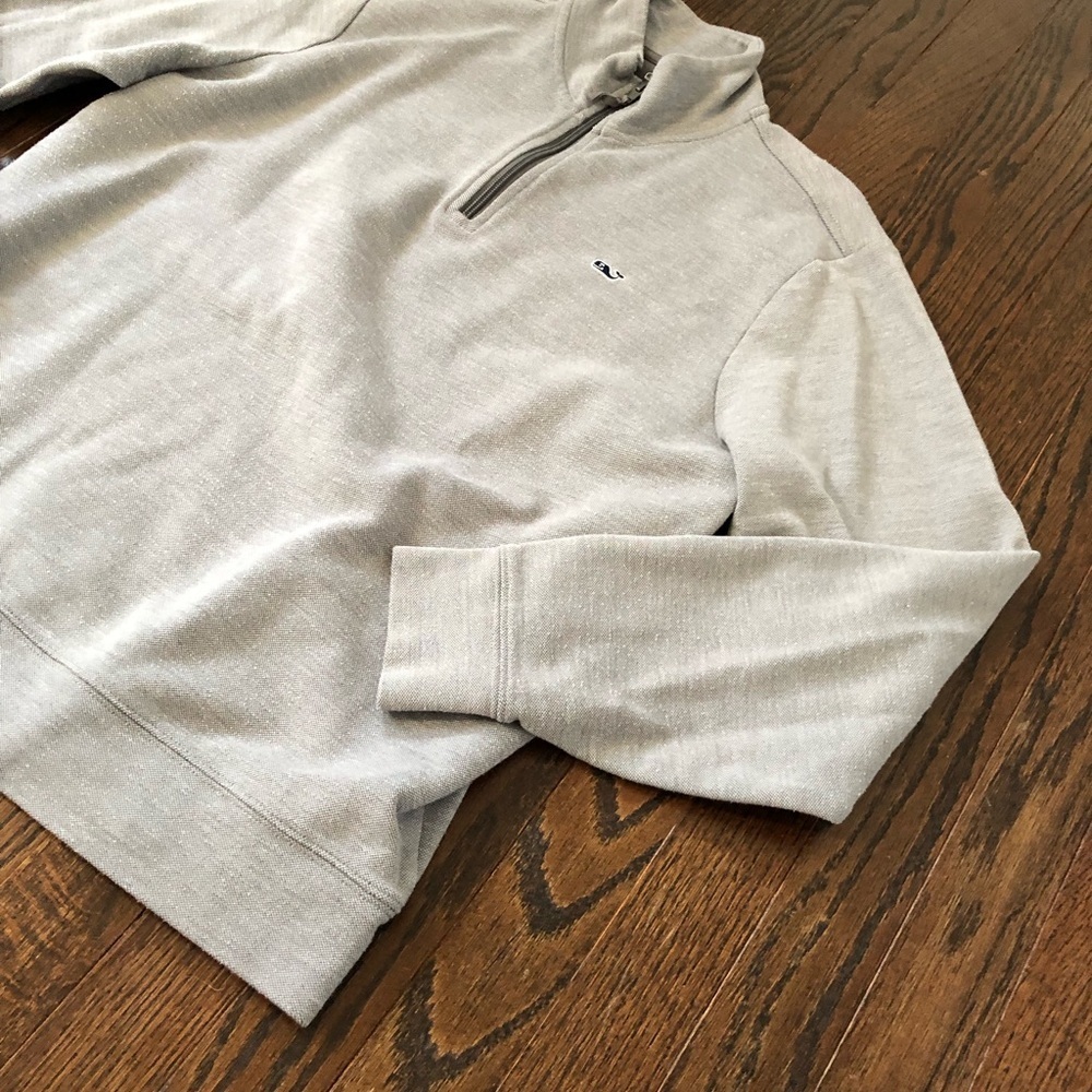 vineyard vines Men’s M Light Heathered Gray 1/4 Zipper Long-Sleeve Sweater - Picture 3 of 10